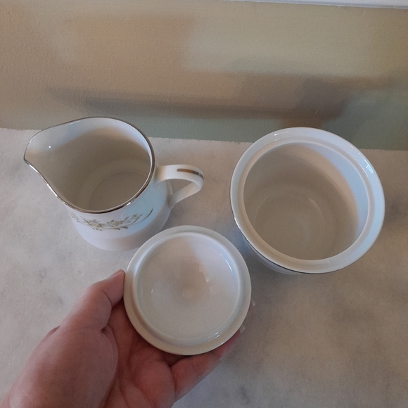 Fine China Royal Court Japan Creamer & Sugar EUC - Picture 3 of 4